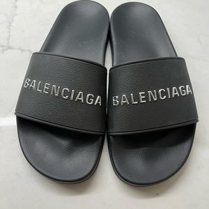 Balenciaga Womens pool slides